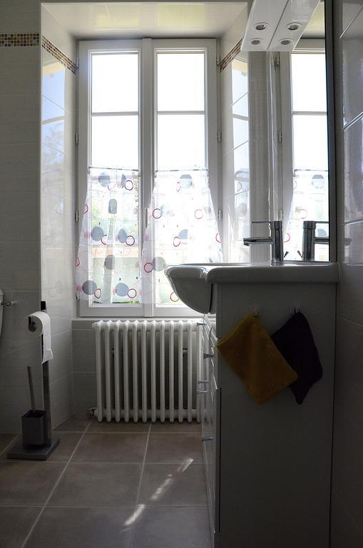 Le Vieux Noyer Bed & Breakfast Saint-Maurice-de-Tavernole Oda fotoğraf